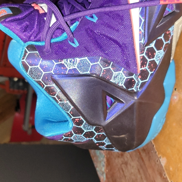 2014. Lebron XI. Size 14. Charlotte hornet colorway. With original box. Worn 1 - Picture 4 of 16
